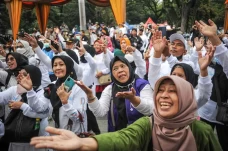Peringatan Hari Lanjut...