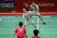 Dihajar Dua Set Langsung,...