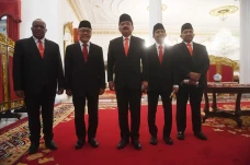Jokowi Lantik Dua Menteri...