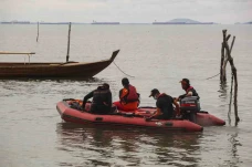Kapal Tenggelam di Batam,...