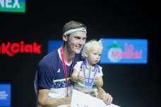 Viktor Axelsen Juara...
