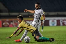 Dikalahkan Bali United,...
