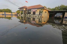 Banjir Rob Rendam Puluhan...