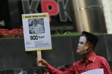 900 Hari Menghilangnya...