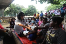 Gerkindo Bagikan Sembako...