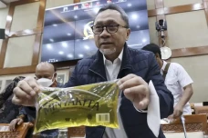 Rapat Perdana dengan...