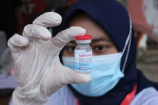 Vaksin Booster Jadi...