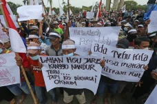 Aksi Petani Tebu Minta...