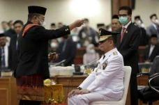 Dilantik Mendagri Tito,...