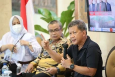 Rocky Gerung Jadi Pembicara...