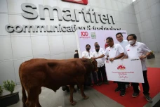 Smartfren dan Yayasan...