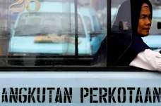 Cegah Pelecehan, Kursi...