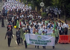 Pawai Taaruf Santri...
