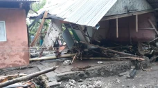 Dua Rumah Warga Bone...