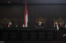 Tok! MK Tolak Legalisasi...