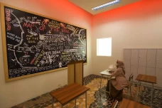 Mengunjungi Pameran...