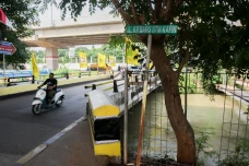 Rawan Kecelakaan, Jembatan...