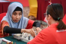 Indonesia Kerahkan 18...