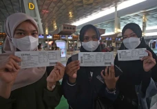 Pemerintah Izinkan Maskapai...