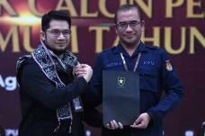 Partai Ummat Daftar...