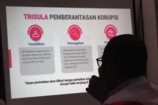 Puji Firli dkk Tangkap...