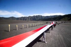 Peringatan HUT ke-77...