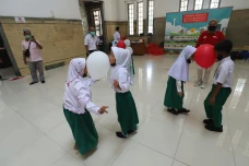 Meriahkan HUT RI ke-77,...
