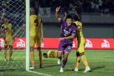 Persita Tangerang Kalahkan...