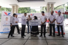 Partai Perindo Serahkan...