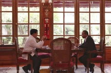 Prabowo Empat Mata dengan...