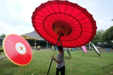 Persiapan Festival Payung...