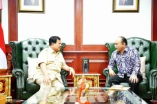 Bahas Tantangan Nasional,...