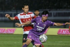 Madura United Kalahkan...