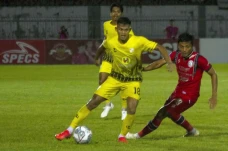 Lawan Arema FC, Barito...