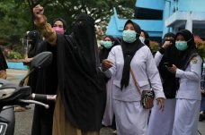 Unjuk Rasa Tenaga Keperawatan...