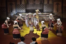 Pementasan Teater Tradisional...
