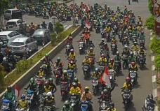 Aksi Demo Pengemudi...