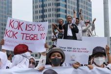 Aksi Unjuk Rasa Nakes...