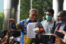 Kuasa Hukum Serahkan...