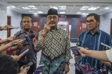 Pencopotan Hakim Mahkamah...