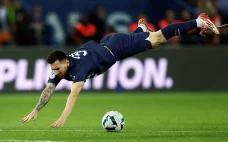 Messi dan Mbappe Cetak...