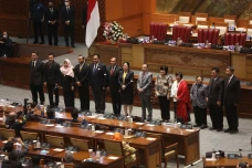 DPR Sahkan Sembilan...