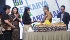 Berkembang Pesat, Hary...
