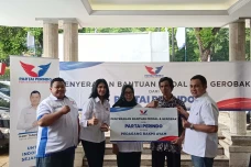 Bantuan Gerobak Perindo...