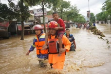 Banjir Bandang Rendam...