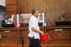 Terdakwa Agus Nurpatria...