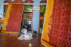 Perajin Batik Difabel...