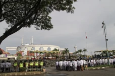 Ribuan Santri Peringati...