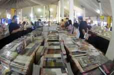 Berburu Jutaan Buku...