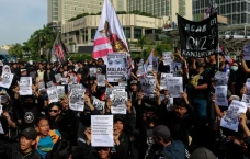 Aksi Solidaritas Tragedi...